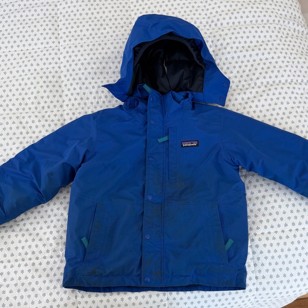 Patagonia kids jacket, blue, well loved! Still great and very functional. Xs